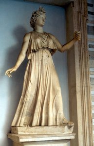 天の女王ジュピターの妻と妹であるローマの女神ジュノ