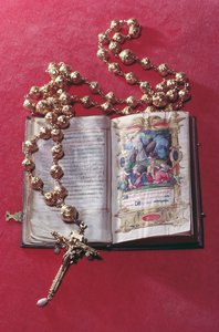 スコットランドのメアリー女王が持っていたロザリオと祈りの書（羊皮紙にインク、ゴールド＆パール）。