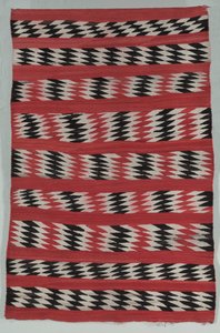 ダイヤモンドストライプで結ばれた敷物c。 1890-1900。 作： Unbekannt