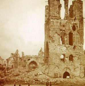 台無しにされた大聖堂、イープル、フランダース、ベルギー、c1914-c1918 作： Unbekannt