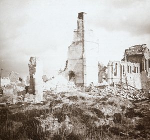 台無しにされた教会、Chauny、フランス北部、c1914-c1918 作： Unbekannt