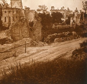 台無しにされた教会およびシャトー、フランス、c1914-c1918 作： Unbekannt