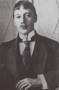 ロシアの詩人ニコライ・グミリョフ1886-1921