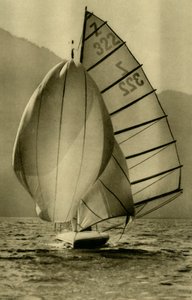 1935年、アッパーオーストリアのアッター湖でセーリング。 作： Unbekannt