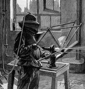 自転車のフレームのジョイントにサンドブラストをかける、1896年、フランス 作： Unbekannt
