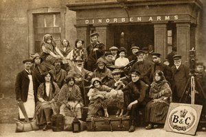 スクリーンスターオンロケーション、1914年、1933年。 作： Unbekannt