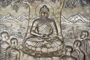 5人の弟子に説教-法輪を説く釈迦牟尼仏。ホーチミン市。ベトナム 作： Unbekannt
