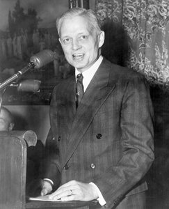 シャーマンアダムス1899-1986年、アメリカの政治家が演説 作： Unbekannt