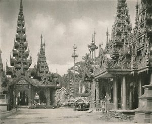 ラングーンのシュエダゴンパゴダにある大鐘の神社。1900年。 作： Unbekannt