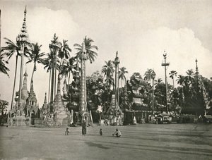 シュエダゴンパゴダの寺院、ラングーン、1900年。 作： Unbekannt