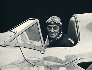 ブルーバードのハンドルを握るマルコムキャンベル卿、1937年