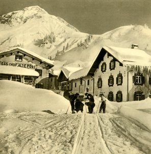 シュトゥーベンアムアールベルク、オーストリア、フォアアールベルク、1935年のスキーヤー。