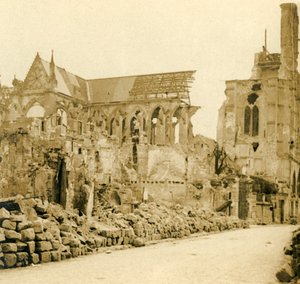 ソワソン大聖堂、ソワソン、フランス北部、c1914-c1918。