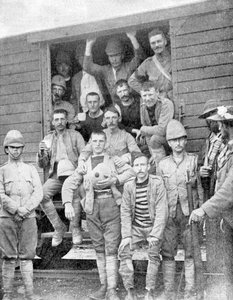 南アフリカのプレトリア、ボーア戦争、1900年までの電車の中で18人のHussarの兵士 作： Unbekannt