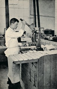 石鹸のブロックのスタンピング、c1917