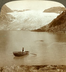 固い氷の流れハルダンゲル氷河と溶ける湖、ノルウェー、c1905。 作： Unbekannt
