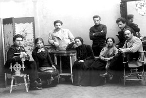学生、ロシア、サンクトペテルブルクの革命的な独房のメンバー、1908年。 作： Unbekannt