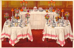 ビュッフェ付きの夕食用テーブル、c1907。 作： Unbekannt