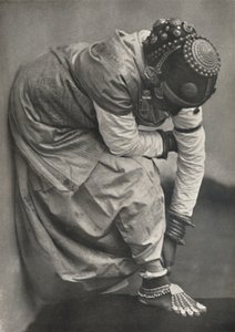 足と頭飾り付きのタムリン、1926