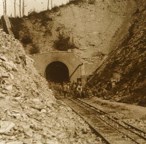 タヴァンヌトンネル、北フランス、ヴェルダン、c1914-c1918 作： Unbekannt