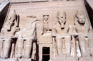 アブシンベル神殿、エジプト、紀元前13世紀