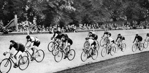 10マイルのアマチュアサイクリングチャンピオンシップ、ヘルンヒルサイクルトラック、ロンドン、1926-1927 作： Unbekannt