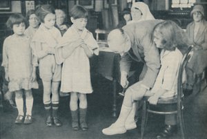 神経疾患の徴候について膝蓋骨反射をテストする、c1935 作： Unbekannt