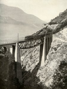 ロッチベルク本線のバルツィーダー高架橋...、1935-36。