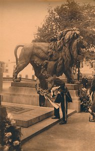 キューバの大臣は、1927年にベルギーのブリュッセルにある無名のベルギーの兵士に敬意を表して花輪を捧げます。 作： Unbekannt