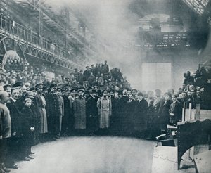 偉大なプチロフの軍需品と土木工事、1914年に労働者の間で撮影された皇帝 作： Unbekannt