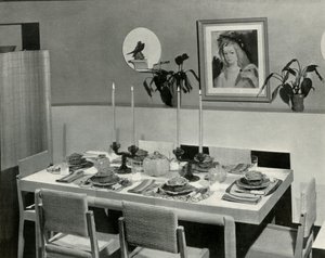 ダイニングルーム-キャロルシュペル、1941年。 作： Unbekannt