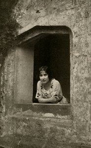 ビシャム修道院の公爵夫人、1928年。 作： Unbekannt