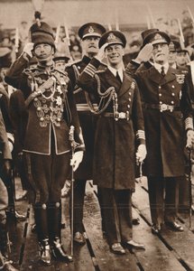 1925年ポーツマスでプリンスオブウェールズを迎えたヨーク公とヘンリー王子 作： Unbekannt