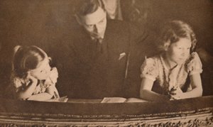 1935年2月6日、ニューヨーク公爵夫人とエリザベス王女とマーガレット。