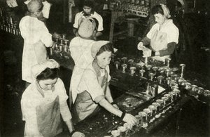 グレートサーモン産業-缶詰部門で働いているインドの女の子、c1948。 作： Unbekannt