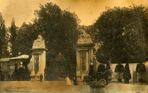 ライオンゲート、ハンプトンコート、ロンドン、1910年。 作： Unbekannt
