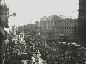 1895年、米国ニューオーリンズのキャナルストリートでマルディグラパレード。 作： Unbekannt