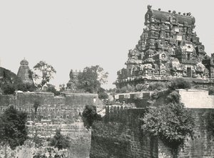 堀と砦、タンジョール、インド、1895年。 作： Unbekannt