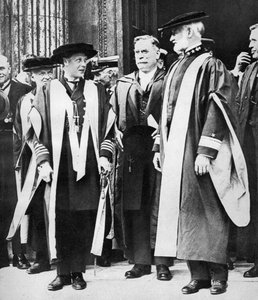 ウェールズの王子とウィリアムシムズ提督、ケンブリッジ、1921年