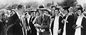 1925年に南アフリカのグラハムズタウンに大学生とプリンスオブウェールズ 作： Unbekannt