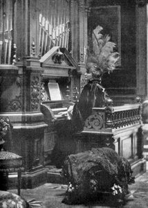 ルーマニアの女王がオルガンを演奏、1904
