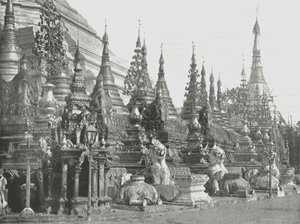大塔のベース、ビルマ、ラングーン、1895年。 作： Unbekannt