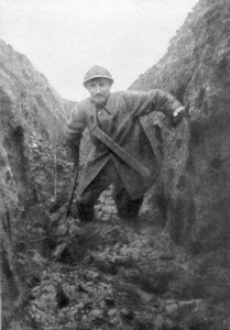 1916年、フランスのアルトワにある泥だらけのフランスの塹壕、兵士の惨状 作： Unbekannt