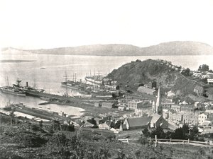 町と港、ポートチャーマーズ、ニュージーランド、1895年。 作： Unbekannt