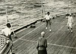 彼らの荘厳さ、HMSレノウンのデッキでのデッキクォートのゲーム、1927年、1937年。 作： Unbekannt