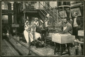 これは、1つのツァー蒸留所の内部です。、1901。 作： Unbekannt