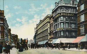 トッテナムコートロード、ロンドン、1906年。 作： Unbekannt