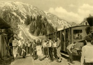 ニーダーエスターライヒ州、シュネーベルク鉄道のバウムガルトナーハウス駅の観光客、c1935。 作： Unbekannt