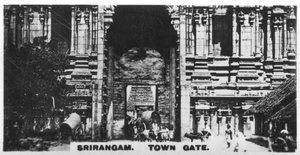 タウンゲート、スリランガム、インド、c1925