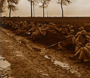 道路脇の軍隊、c1914-c1918 作： Unbekannt